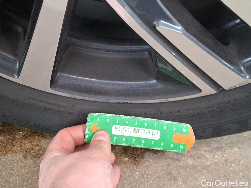  Peugeot  208  Allure Pack 1.2 PureTech 100CV BVA8 E6d #37