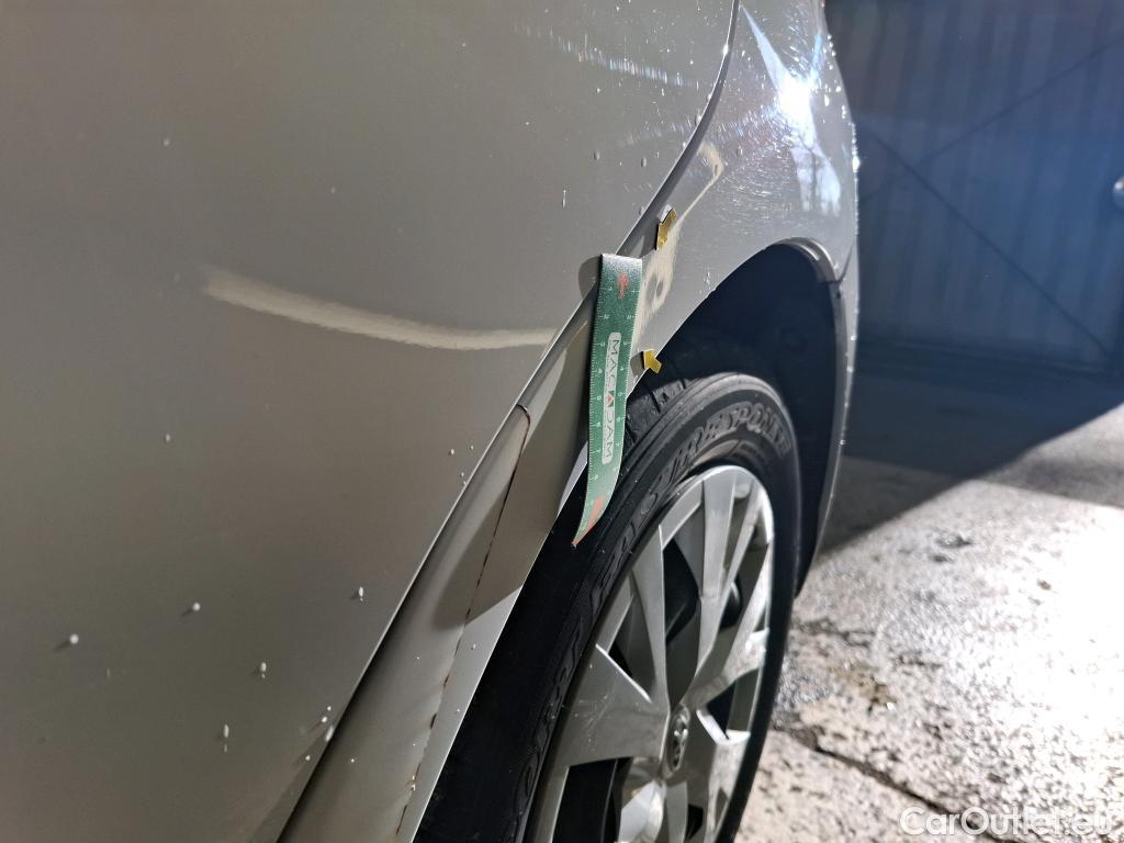  Toyota  Yaris TOYOTA  Hybride 5p Berline 1.5 VVT-I HYBRID France Business #8