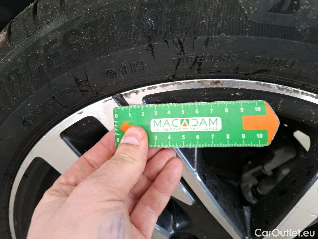  Peugeot  208  Allure Pack 1.2 PureTech 100CV BVA8 E6d #24