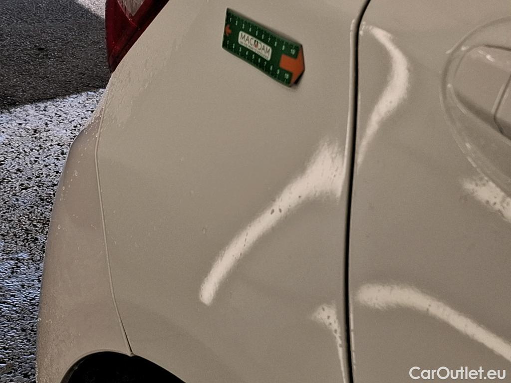  Toyota  Yaris TOYOTA  Hybride 5p Berline 1.5 VVT-I HYBRID France Business #14