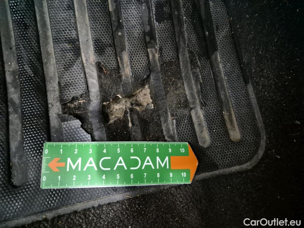  Peugeot  208  Affaire Premium Pack 1.5 HDi 100CV BVM5 E6dT #32