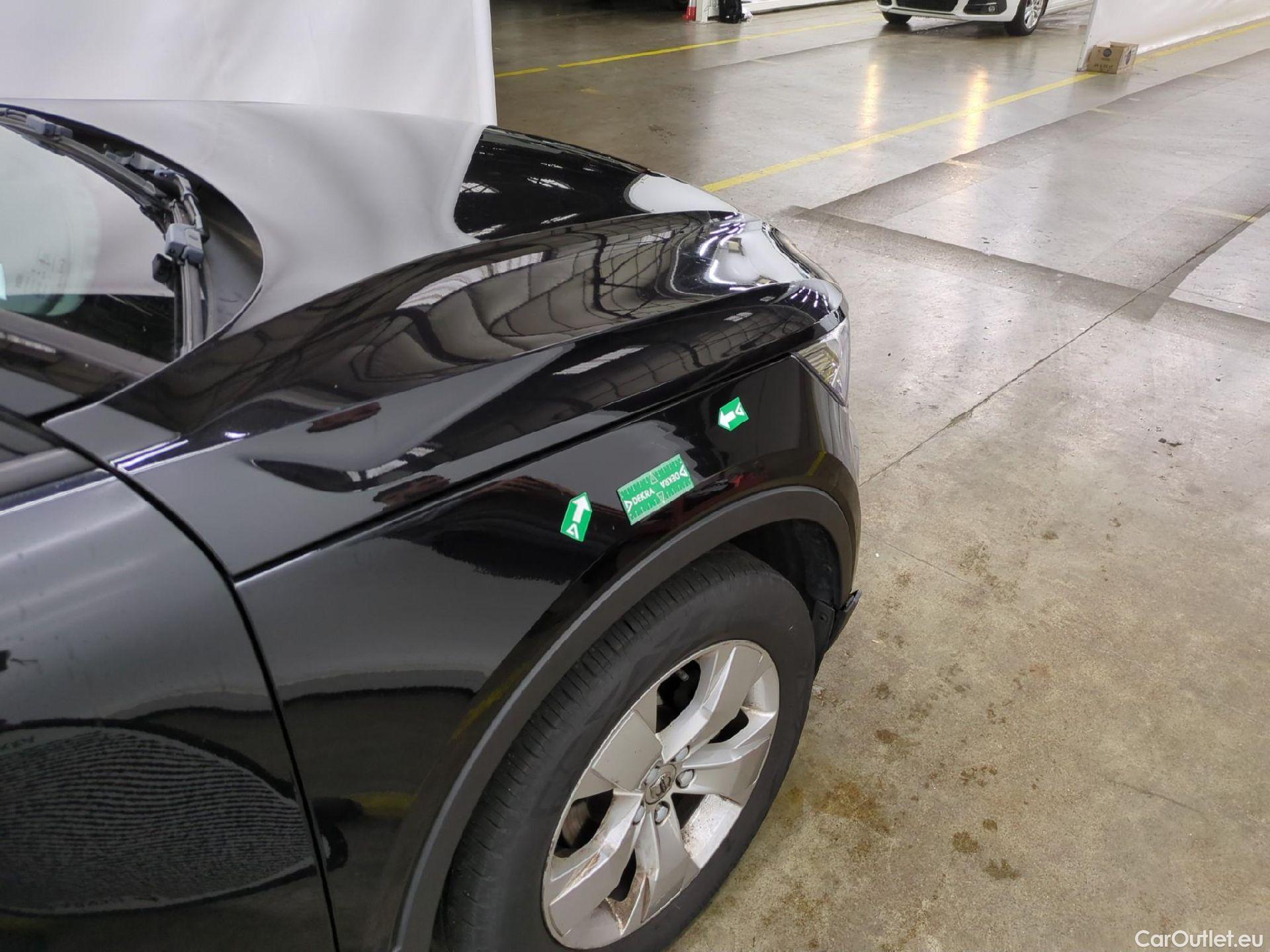  Volvo  XC 40 XC40 Momentum 2WD 1.5 130CV BVA8 E6d #28