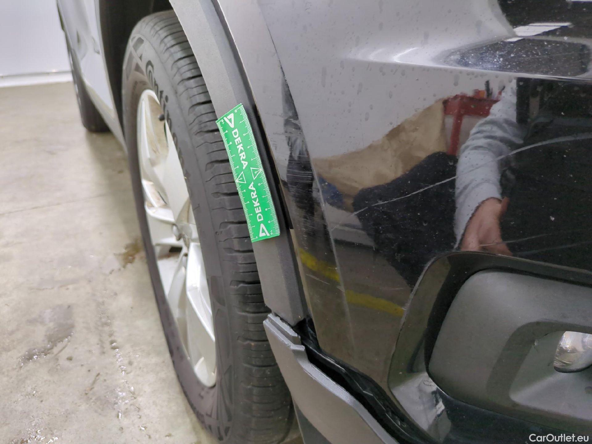  Volvo  XC 40 XC40 Momentum 2WD 1.5 130CV BVA8 E6d #32