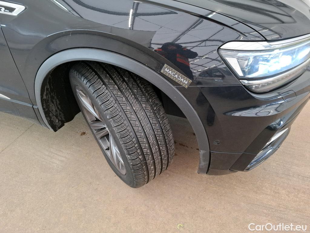  Volkswagen  Tiguan VOLKSWAGEN  5p SUV 2.0 TDI 150 DSG7 Carat Exclusive #19