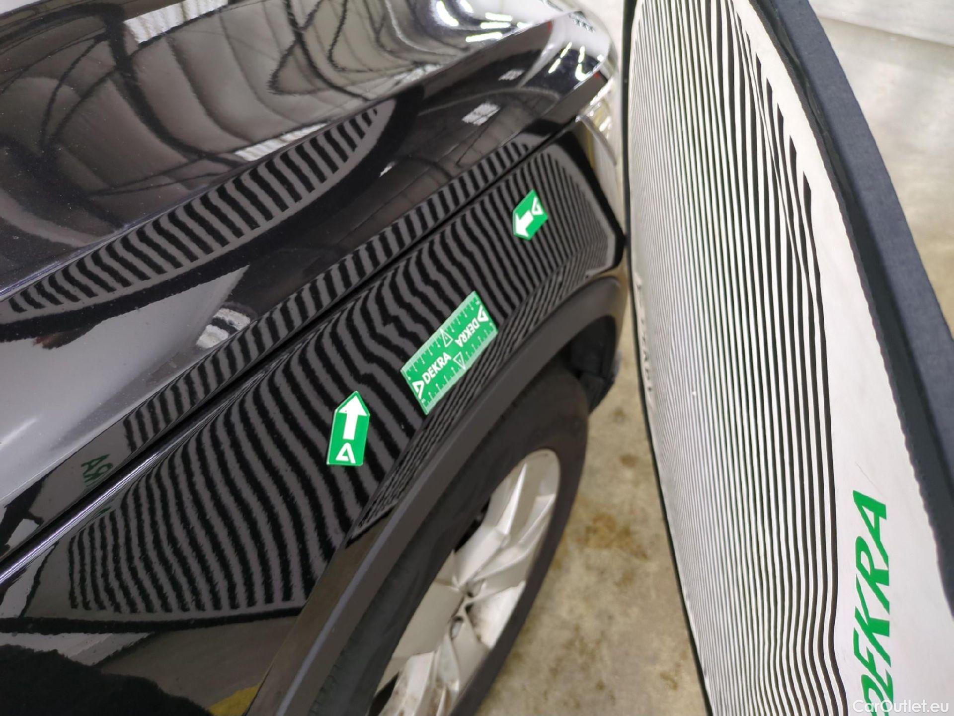  Volvo  XC 40 XC40 Momentum 2WD 1.5 130CV BVA8 E6d #29