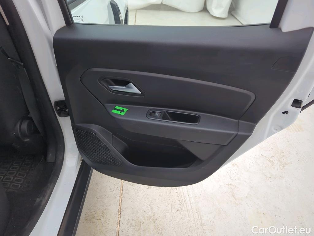  Dacia  Duster 1.5 Blue dCi 115CP Comfort 4WD #51