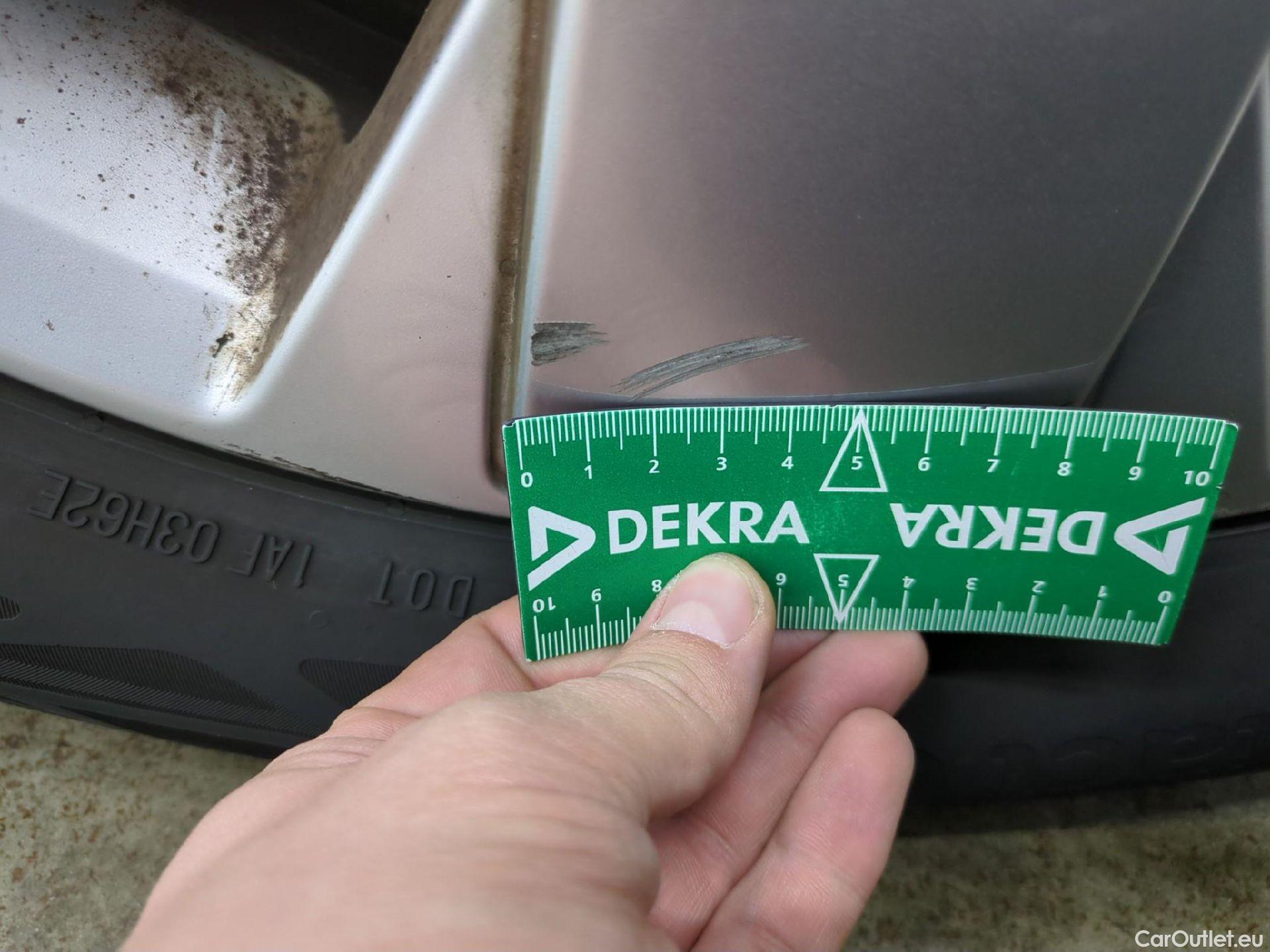  Volvo  XC 40 XC40 Momentum 2WD 1.5 130CV BVA8 E6d #12