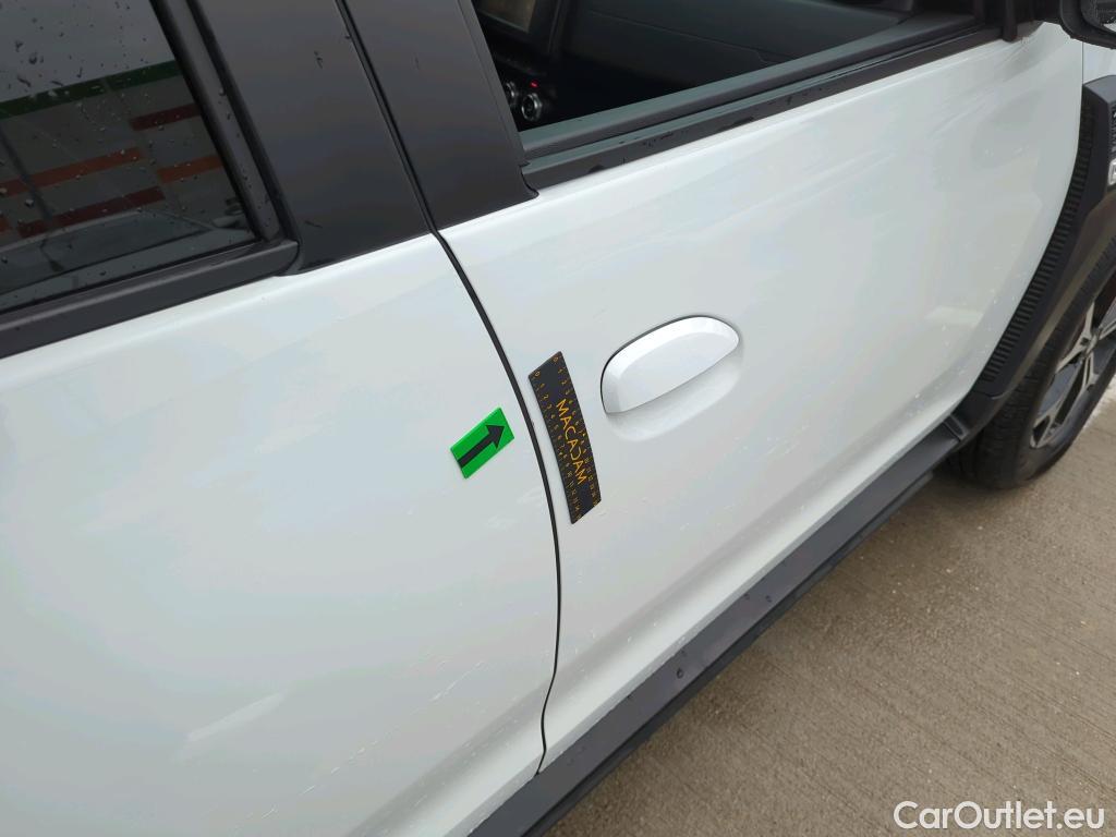  Dacia  Duster 1.5 Blue dCi 115 Prestige 4WD #35