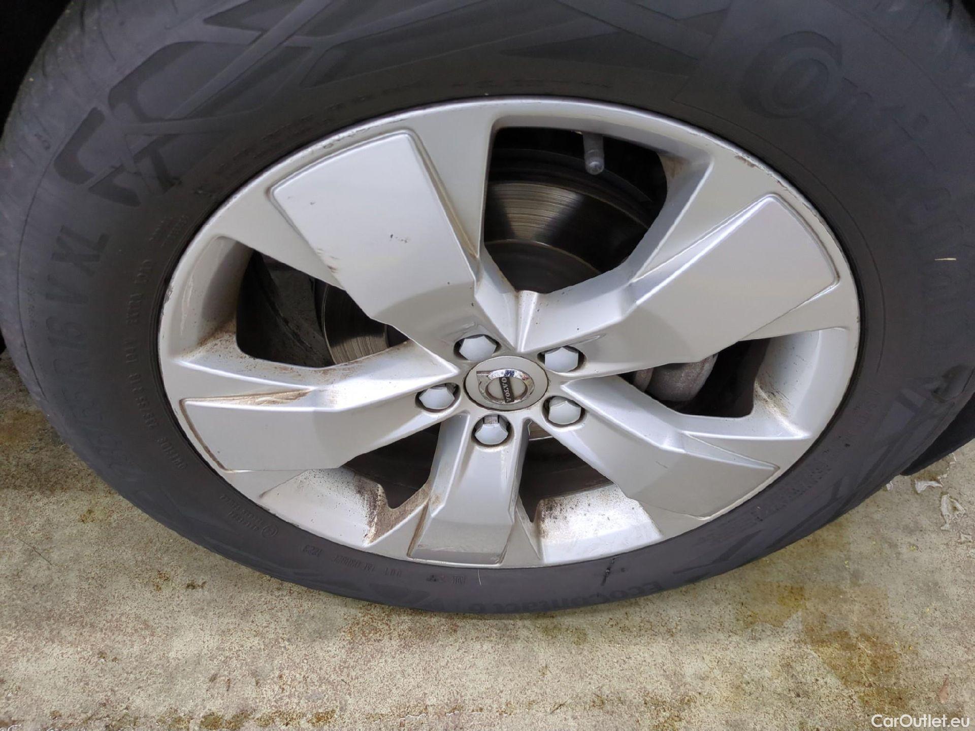  Volvo  XC 40 XC40 Momentum 2WD 1.5 130CV BVA8 E6d #11