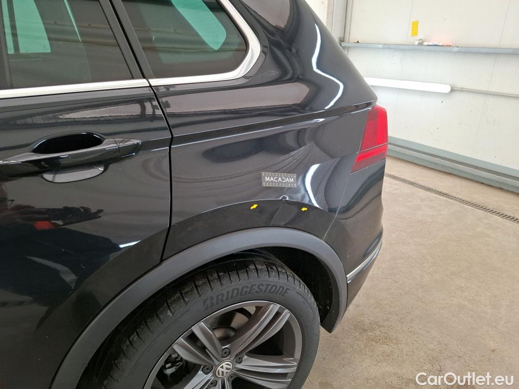  Volkswagen  Tiguan VOLKSWAGEN  5p SUV 2.0 TDI 150 DSG7 Carat Exclusive #1