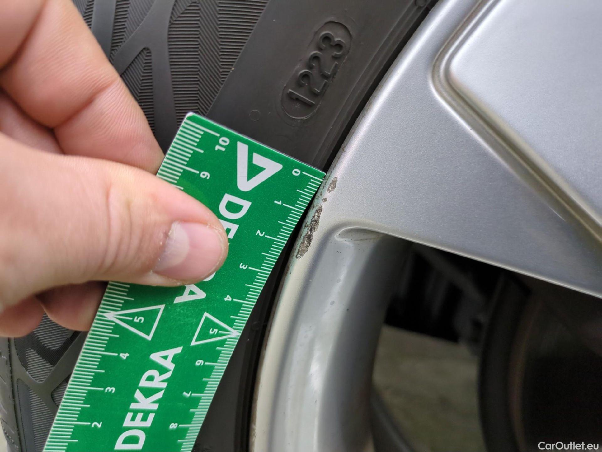  Volvo  XC 40 XC40 Momentum 2WD 1.5 130CV BVA8 E6d #18