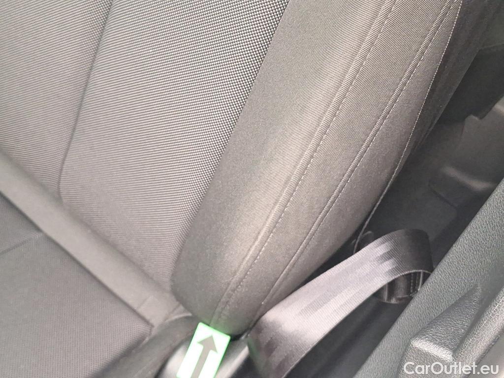  Audi  Q3 2.0 40 TDI Advanced S tronic quattro #2