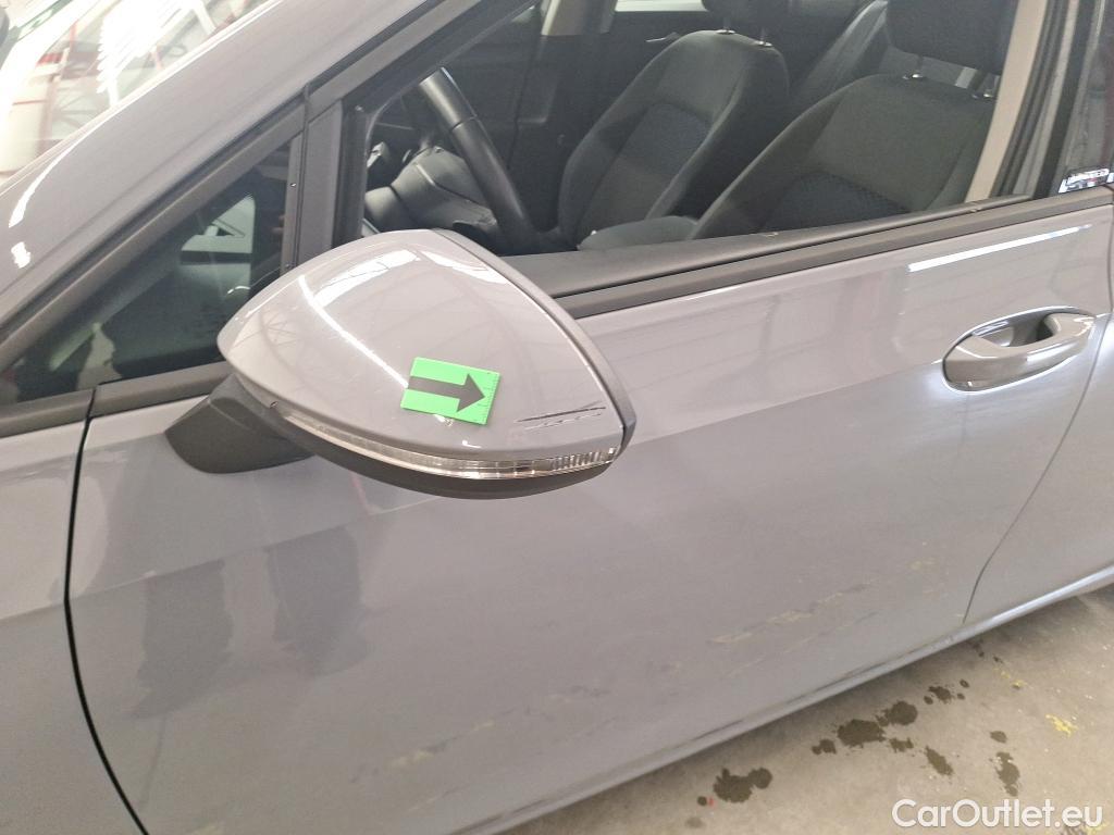  Volkswagen  Golf  1.0 TSI United DSG #3