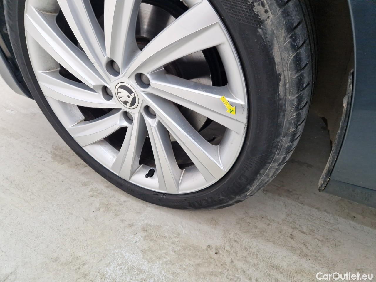  Skoda  Octavia 2.0 TDI 200CP Style DSG 4x4 #6