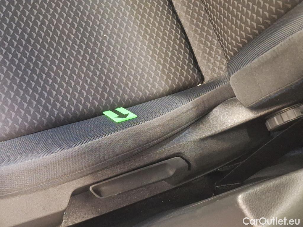  Volkswagen  Golf  1.0 TSI United DSG #8