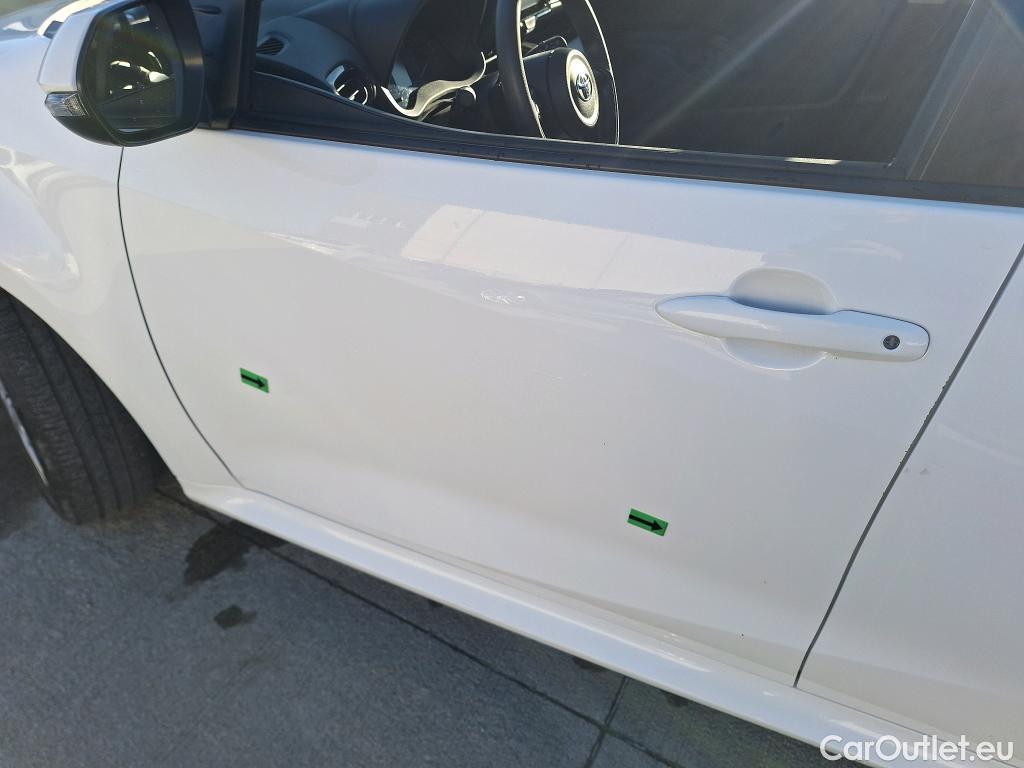  Toyota  Yaris 1.5 Hybrid Eco HYB Auto #1