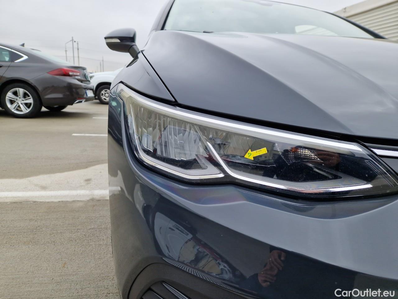  Volkswagen  Golf  2.0 TDI 116HP DSG Life Variant #10