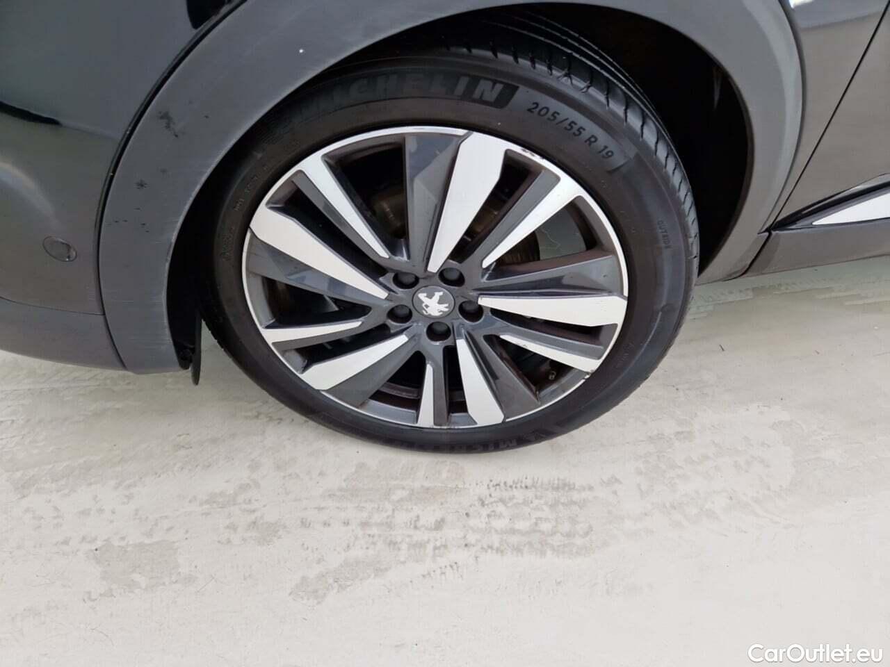  Peugeot  5008 1.2 PureTech BL Premium #4