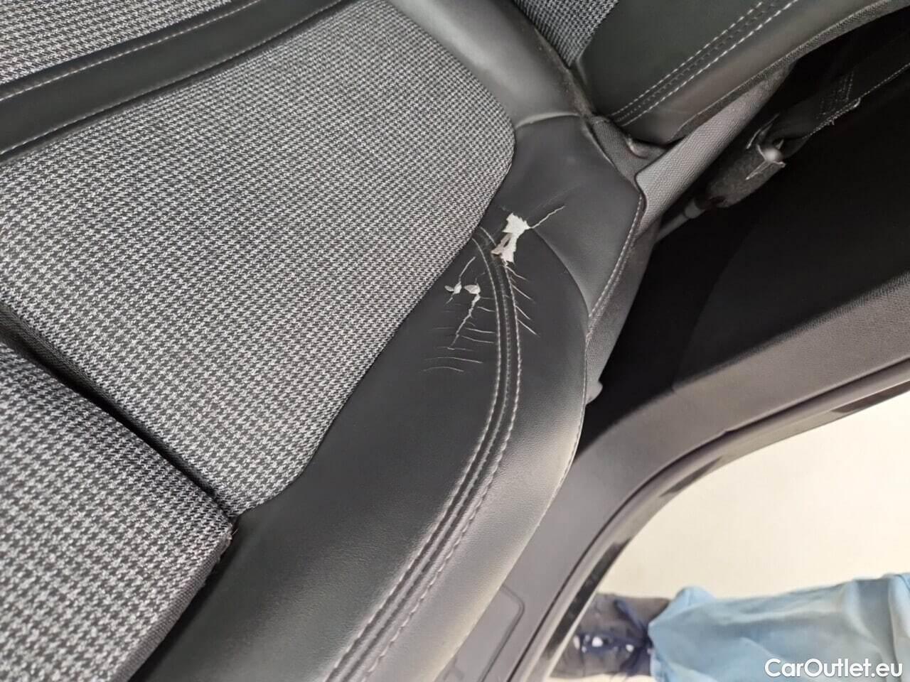  Peugeot  5008 1.2 PureTech BL Premium #2