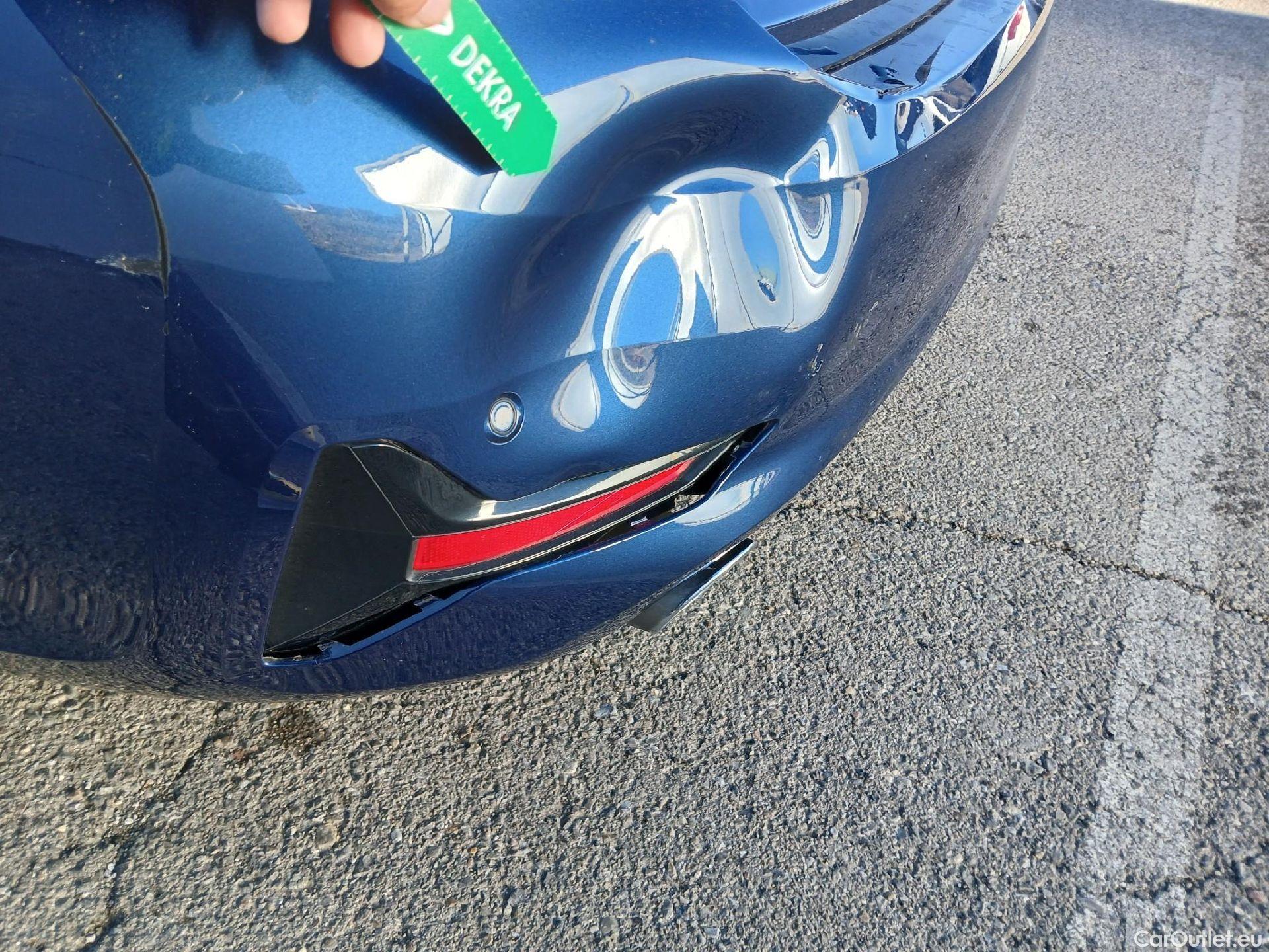  Bmw  Serie 3 BMW  / 2018 / 4P / sedán 320d Auto. #14