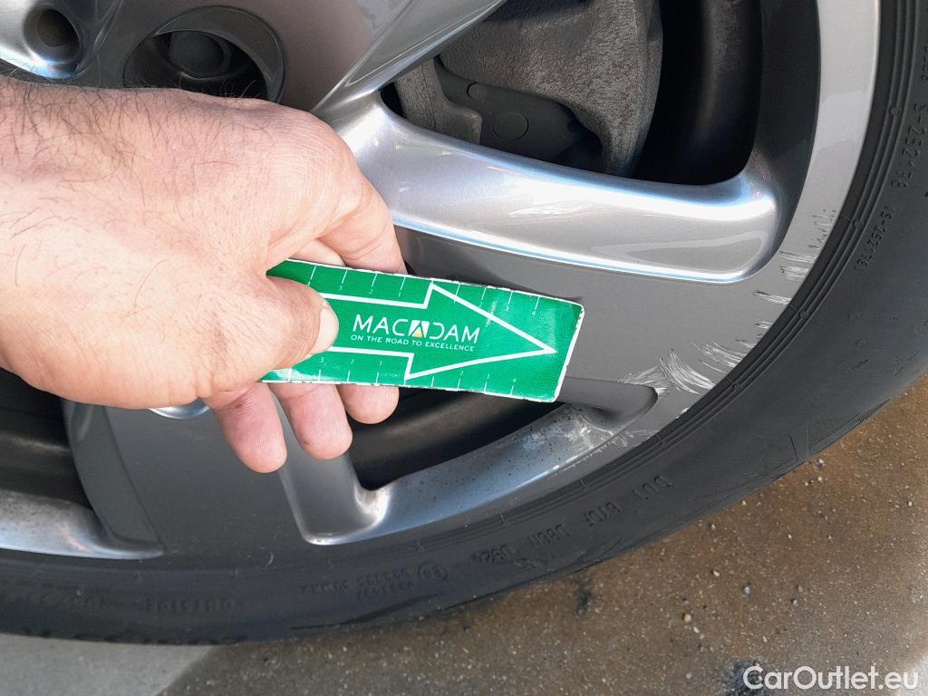  Bmw  Serie 1 BMW  / 2019 / 5P / berlina con portón 116d #15