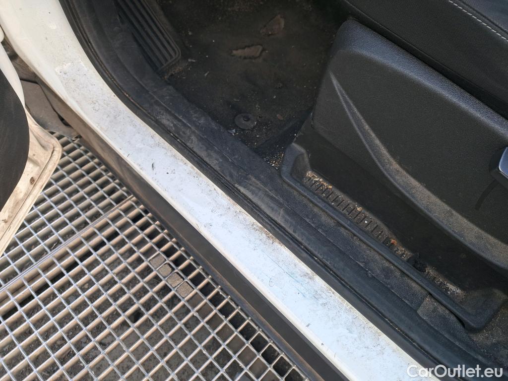  Ford  Kuga FORD  / 2016 / 5P / todoterreno 1.5 EcoBoost 88kW 4x2 Trend+ (CX) #20