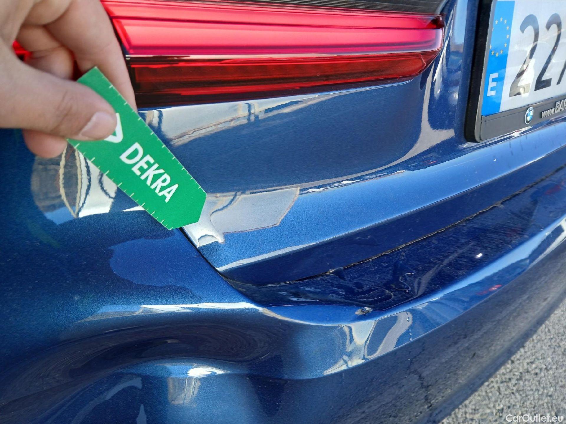  Bmw  Serie 3 BMW  / 2018 / 4P / sedán 320d Auto. #18