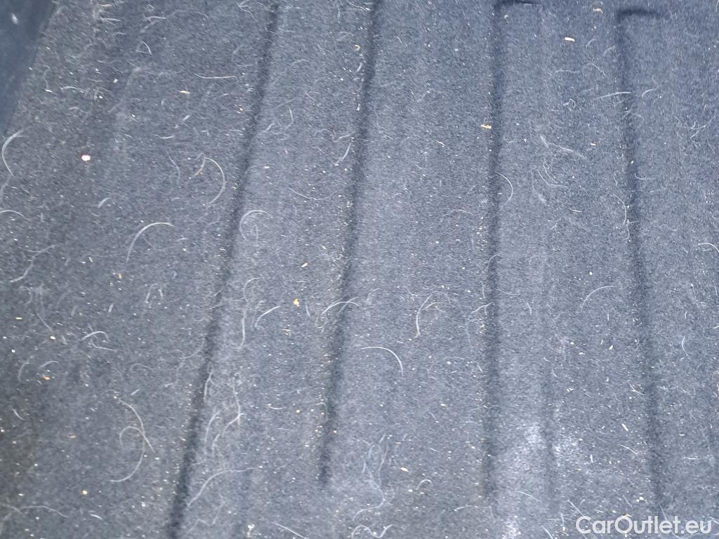  KIA  Niro KIA  / 2019 / 5P / crossover 1.6 GDi HEV 104kW (141CV) Drive #5