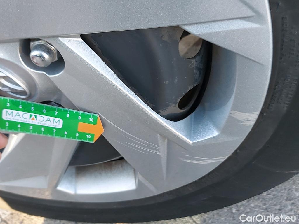  Hyundai  Bayon HYUNDAI  / 2021 / 5P / todoterreno 1.2 MPI Essence #35