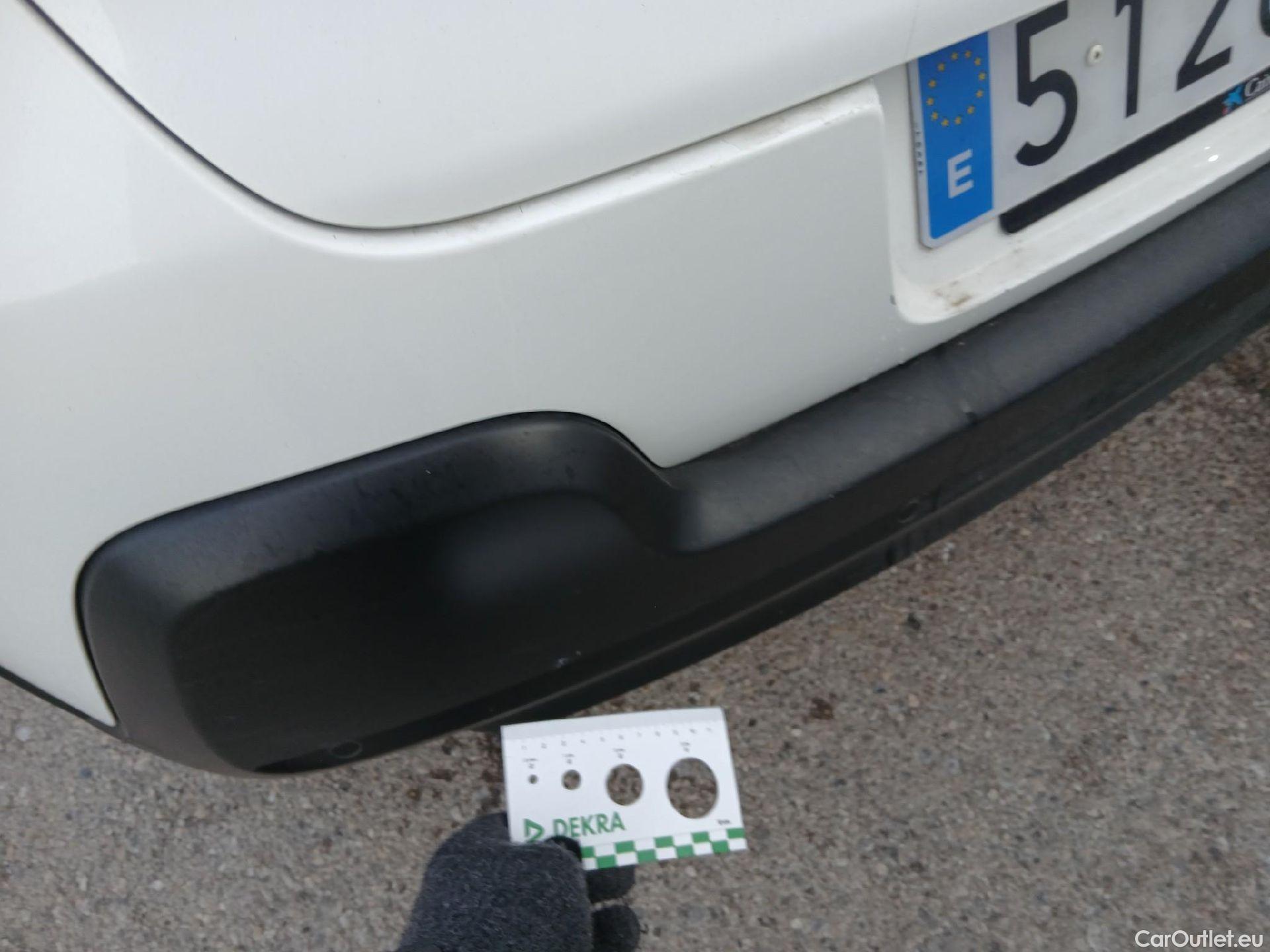  Citroen  C3 CITROEN  / 2020 / 5P / berlina con portón PureTech 60kW (83CV) Feel Pack (CX) #18