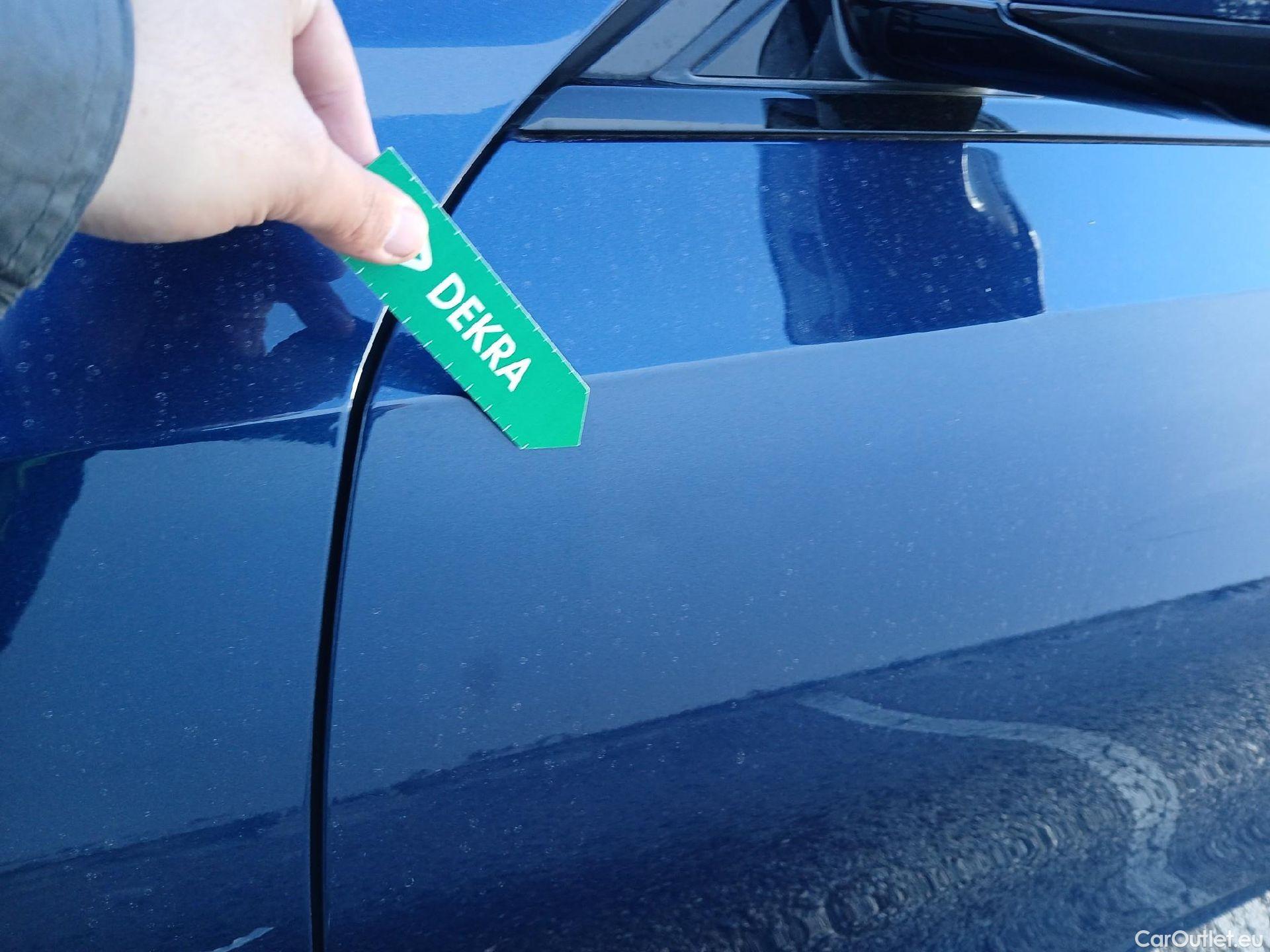  Bmw  Serie 3 BMW  / 2018 / 4P / sedán 320d Auto. #8