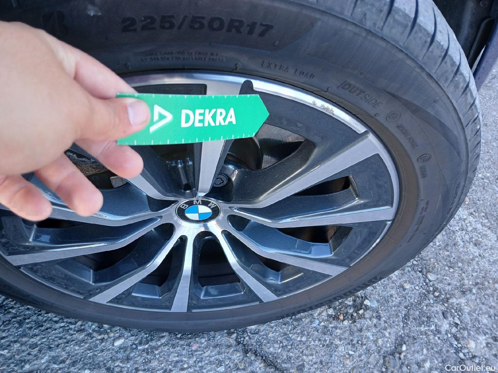  Bmw  Serie 3 BMW  / 2018 / 4P / sedán 320d Auto. #24