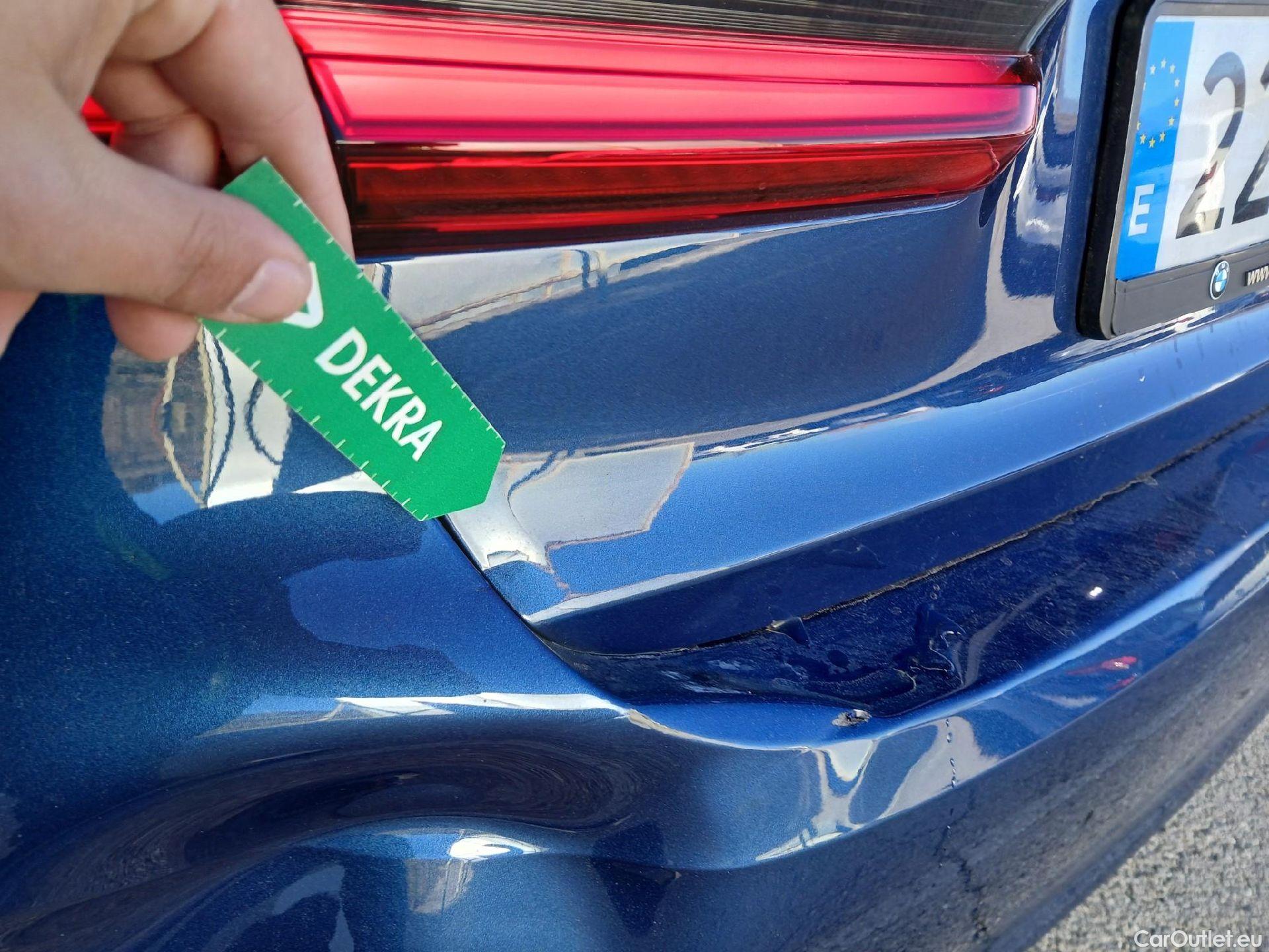  Bmw  Serie 3 BMW  / 2018 / 4P / sedán 320d Auto. #17