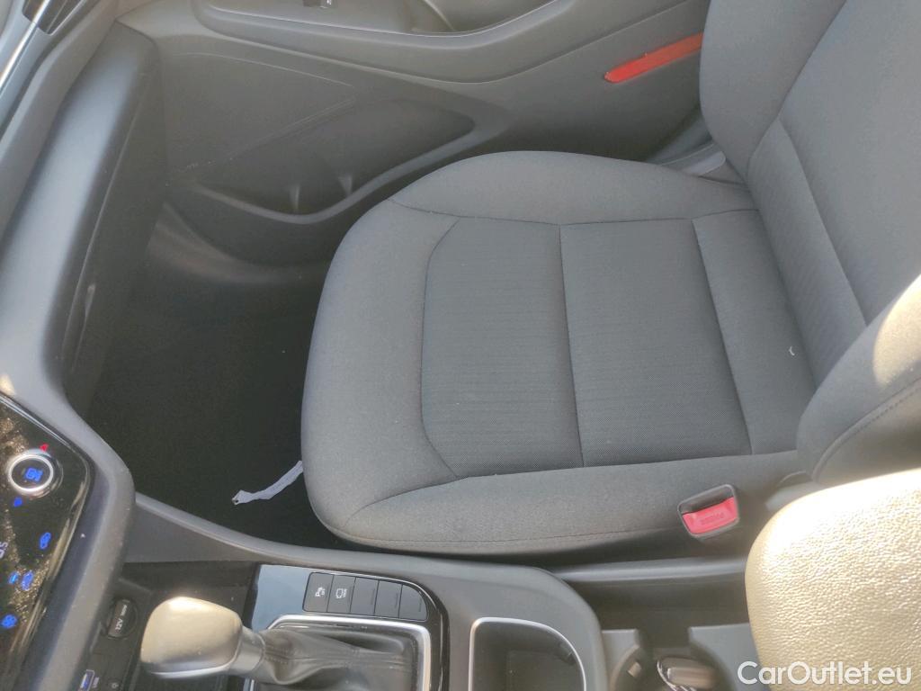  Hyundai   Ioniq HYUNDAI / 2019 / 5P / berlina con portón 1.6 GDI HEV Tecno DCT #13