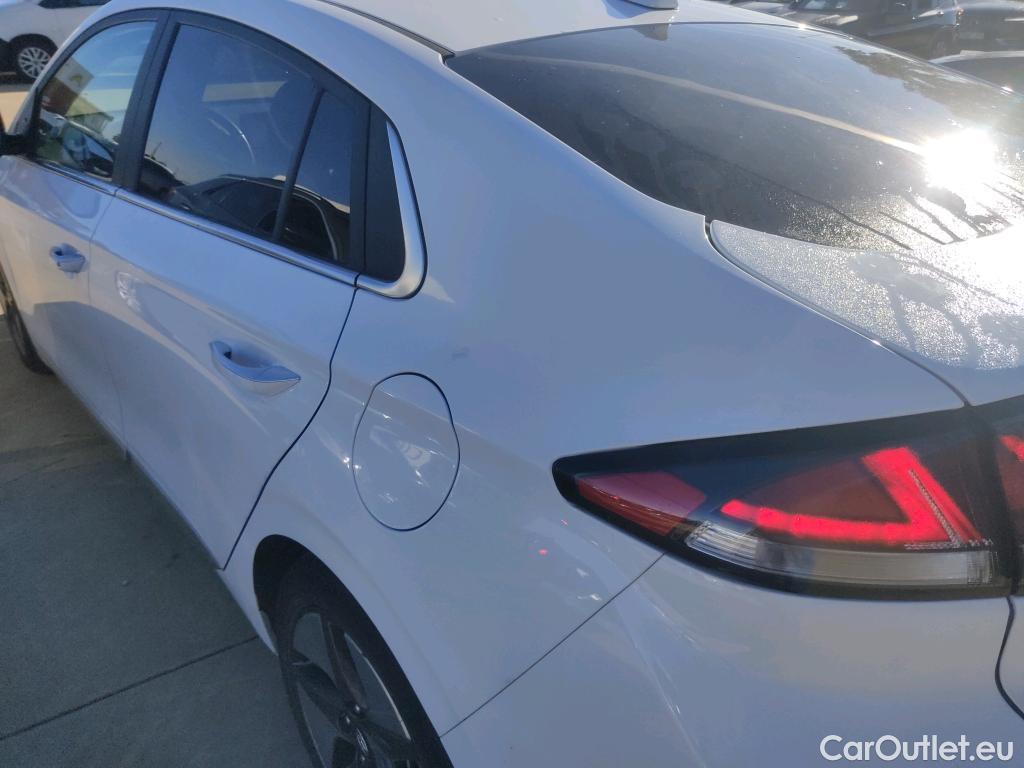  Hyundai   Ioniq HYUNDAI / 2019 / 5P / berlina con portón 1.6 GDI HEV Tecno DCT #1