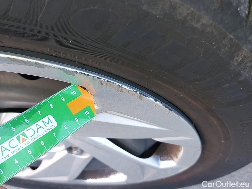  Hyundai  Bayon HYUNDAI  / 2021 / 5P / todoterreno 1.2 MPI Essence #37