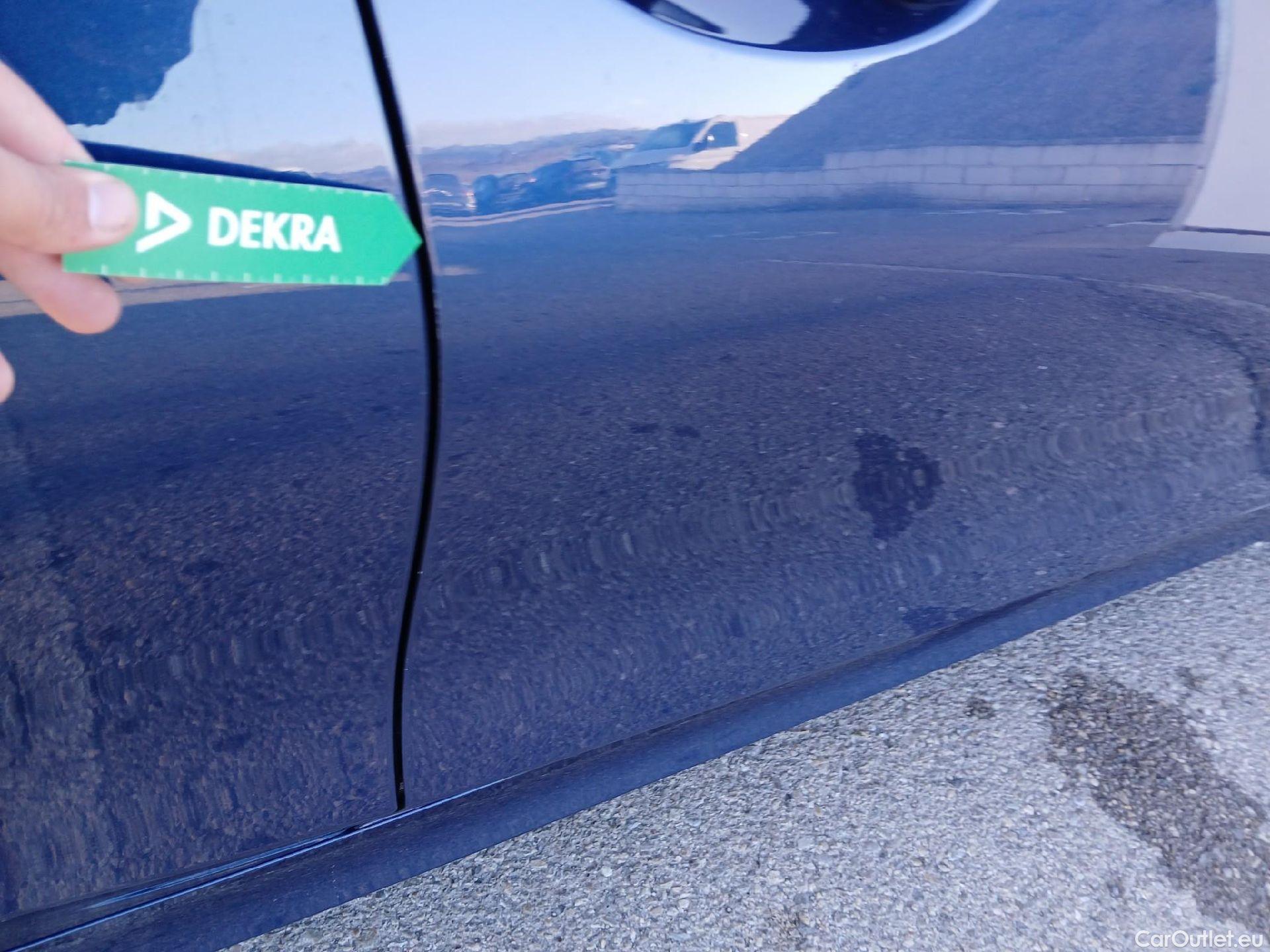  Bmw  Serie 3 BMW  / 2018 / 4P / sedán 320d Auto. #22