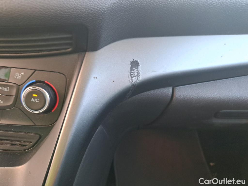  Ford  Kuga FORD  / 2016 / 5P / todoterreno 1.5 EcoBoost 88kW 4x2 Trend+ (CX) #19