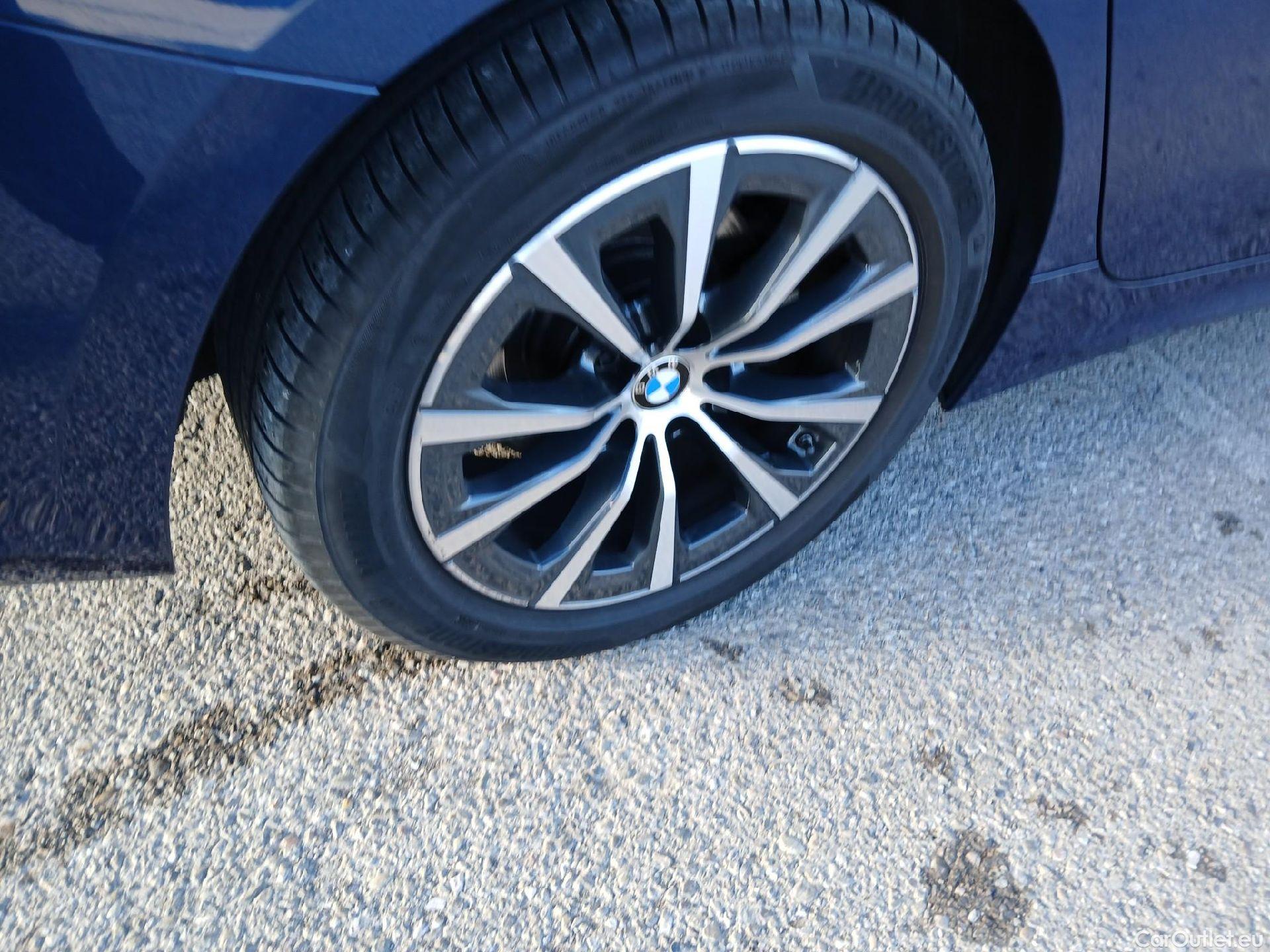  Bmw  Serie 3 BMW  / 2018 / 4P / sedán 320d Auto. #20