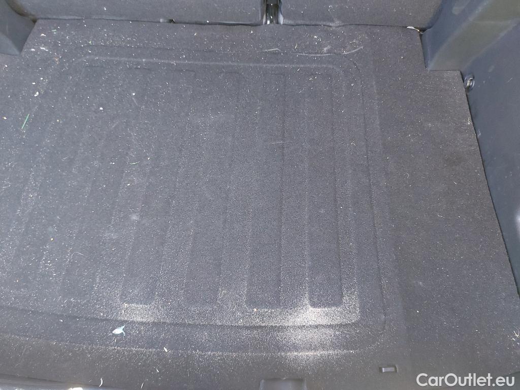  Hyundai  Bayon HYUNDAI  / 2021 / 5P / todoterreno 1.2 MPI Essence #44