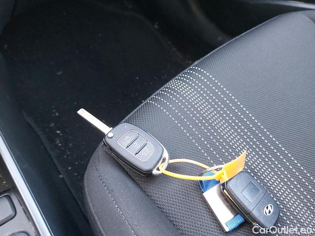  Hyundai  Bayon HYUNDAI  / 2021 / 5P / todoterreno 1.2 MPI Essence #24