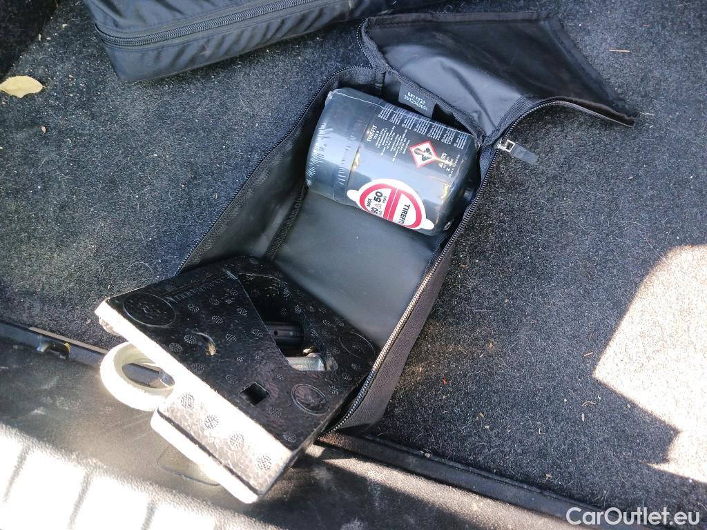  Bmw  Serie 5 BMW  / 2016 / 4P / sedán 520dA #4