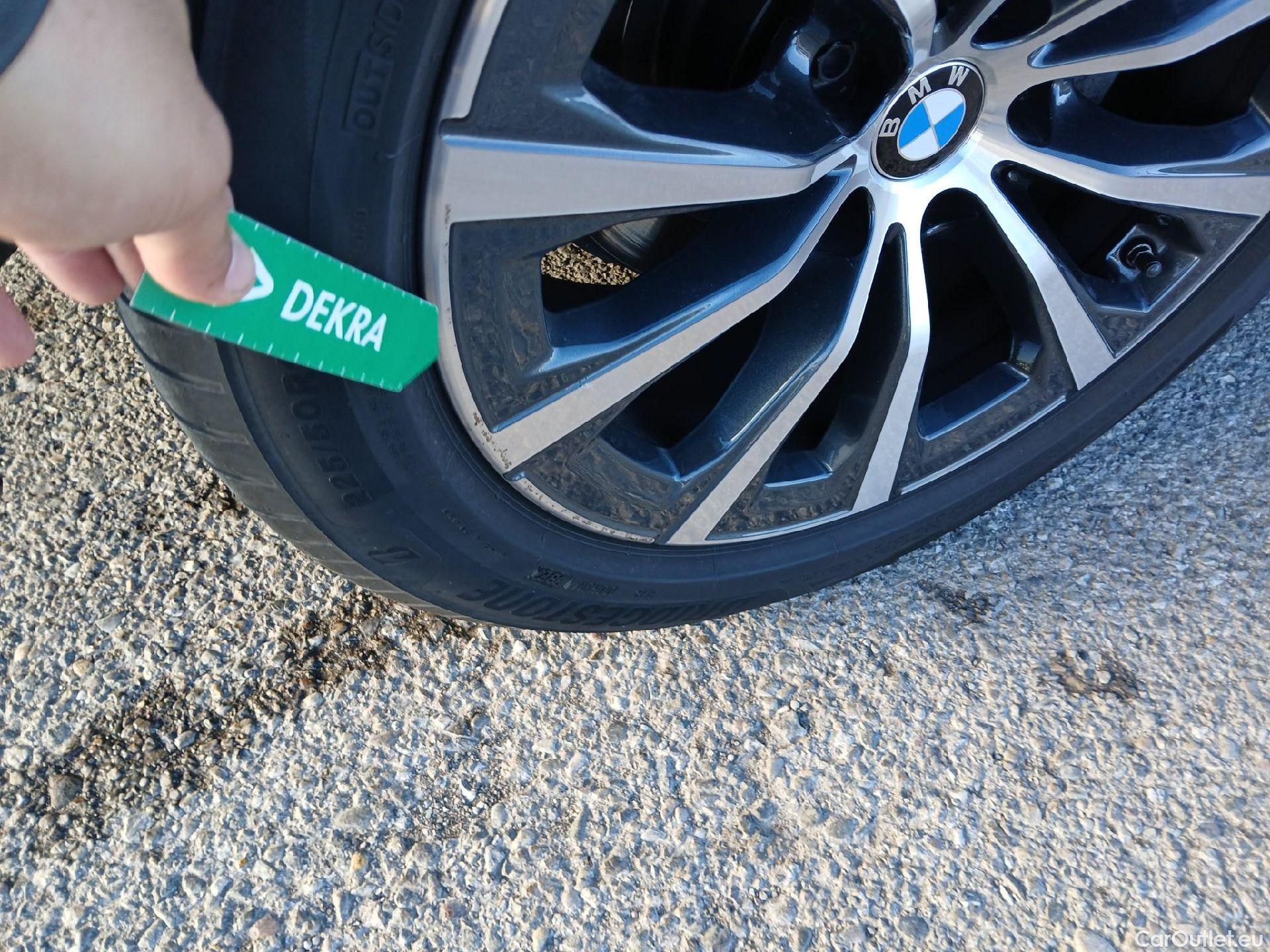  Bmw  Serie 3 BMW  / 2018 / 4P / sedán 320d Auto. #19