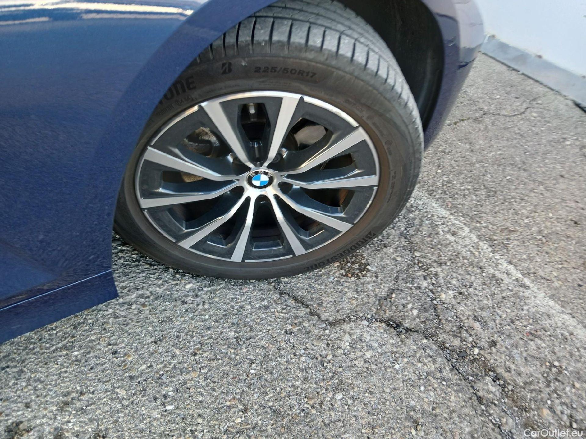  Bmw  Serie 3 BMW  / 2018 / 4P / sedán 320d Auto. #23