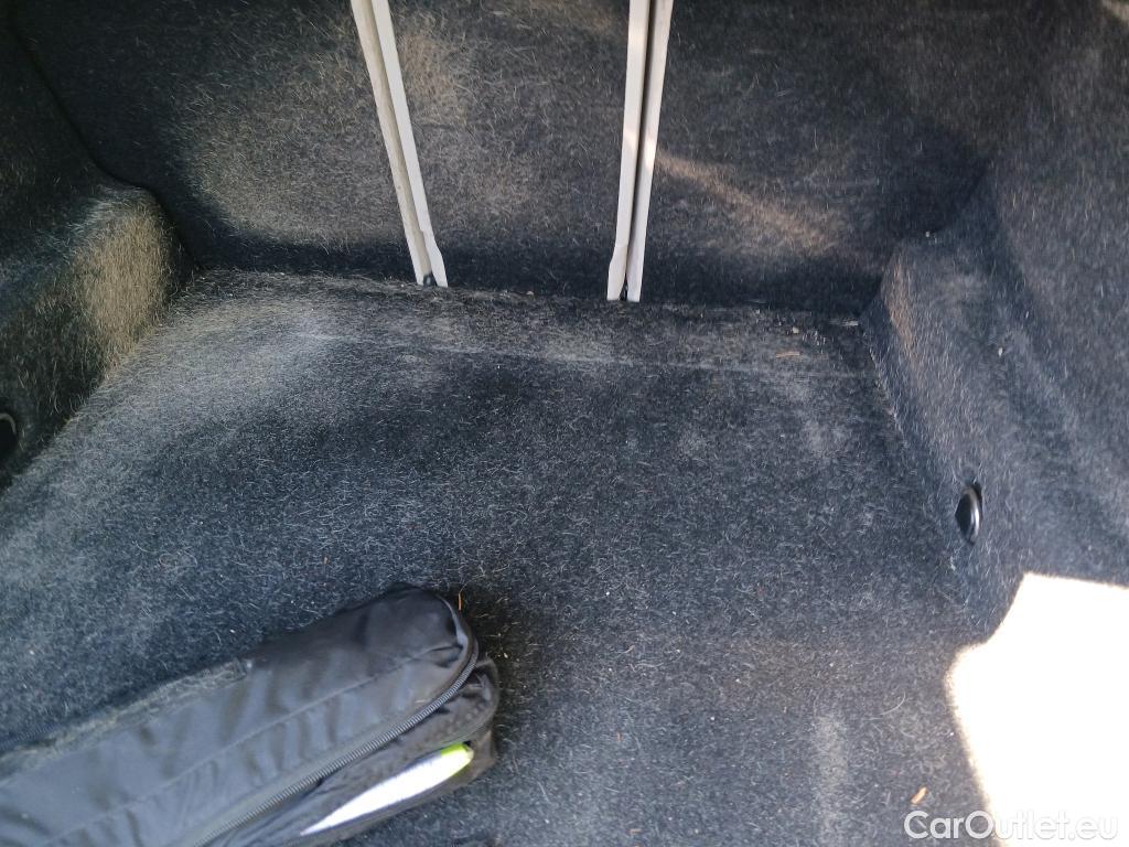  Bmw  Serie 5 BMW  / 2016 / 4P / sedán 520dA #9