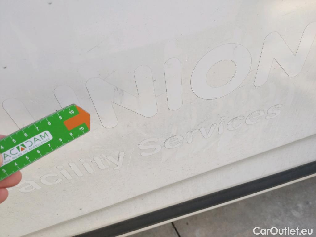  Renault  Clio RENAULT  / 2019 / 5P / berlina con portón Business Blue dCi 63 kW (85CV) #9