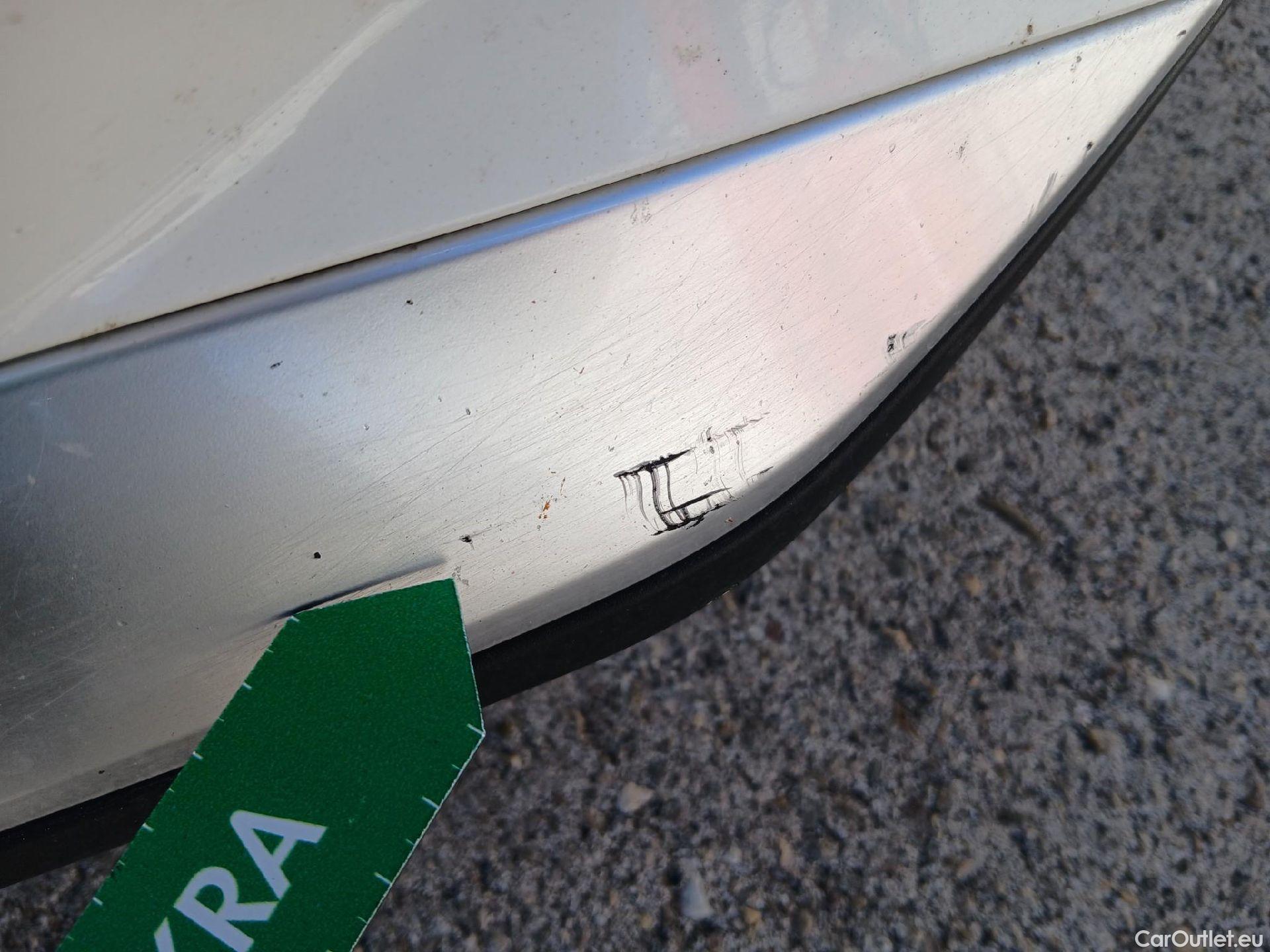  Peugeot  2008 PEUGEOT  / 2019 / 5P / todoterreno Allure Pack Puretech 130 S&S EAT8 (AC) #11