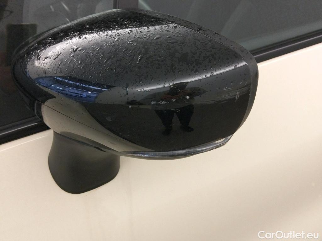  Renault  Captur RENAULT  / 2017 / 5P / crossover Zen TCe 66kW (90CV) -18 (CX) #33