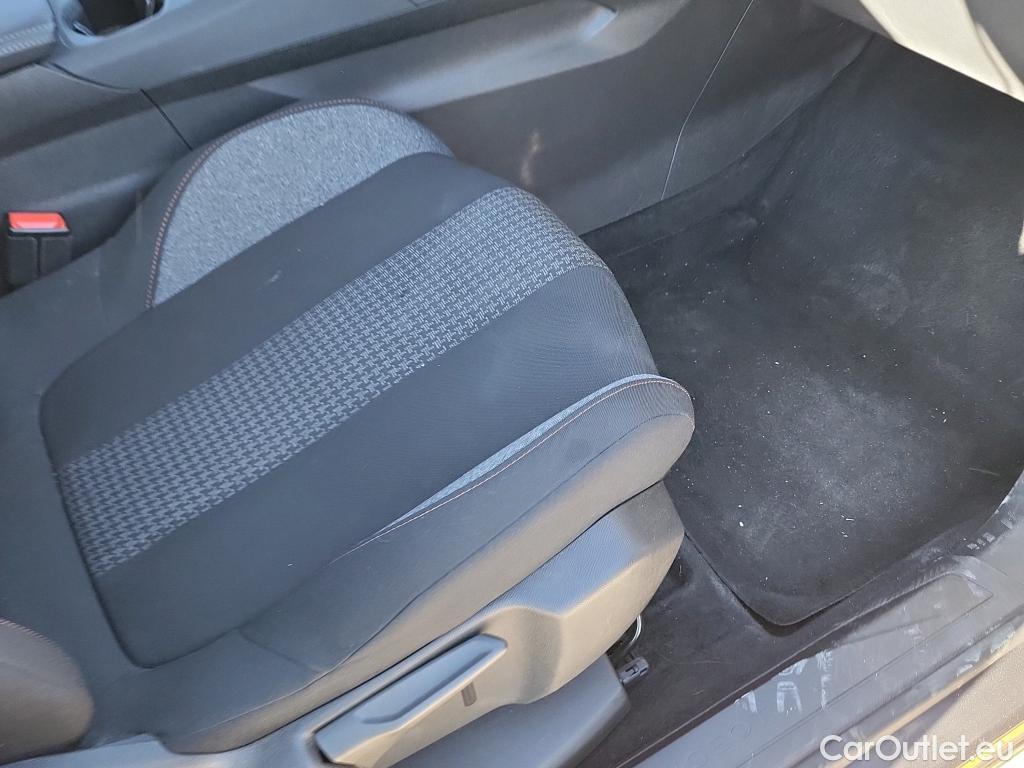  Peugeot  3008 PEUGEOT  / 2020 / 5P / todoterreno 1.5 BlueHDi 96kW (130CV) S&S Active Pack (AC3) #21