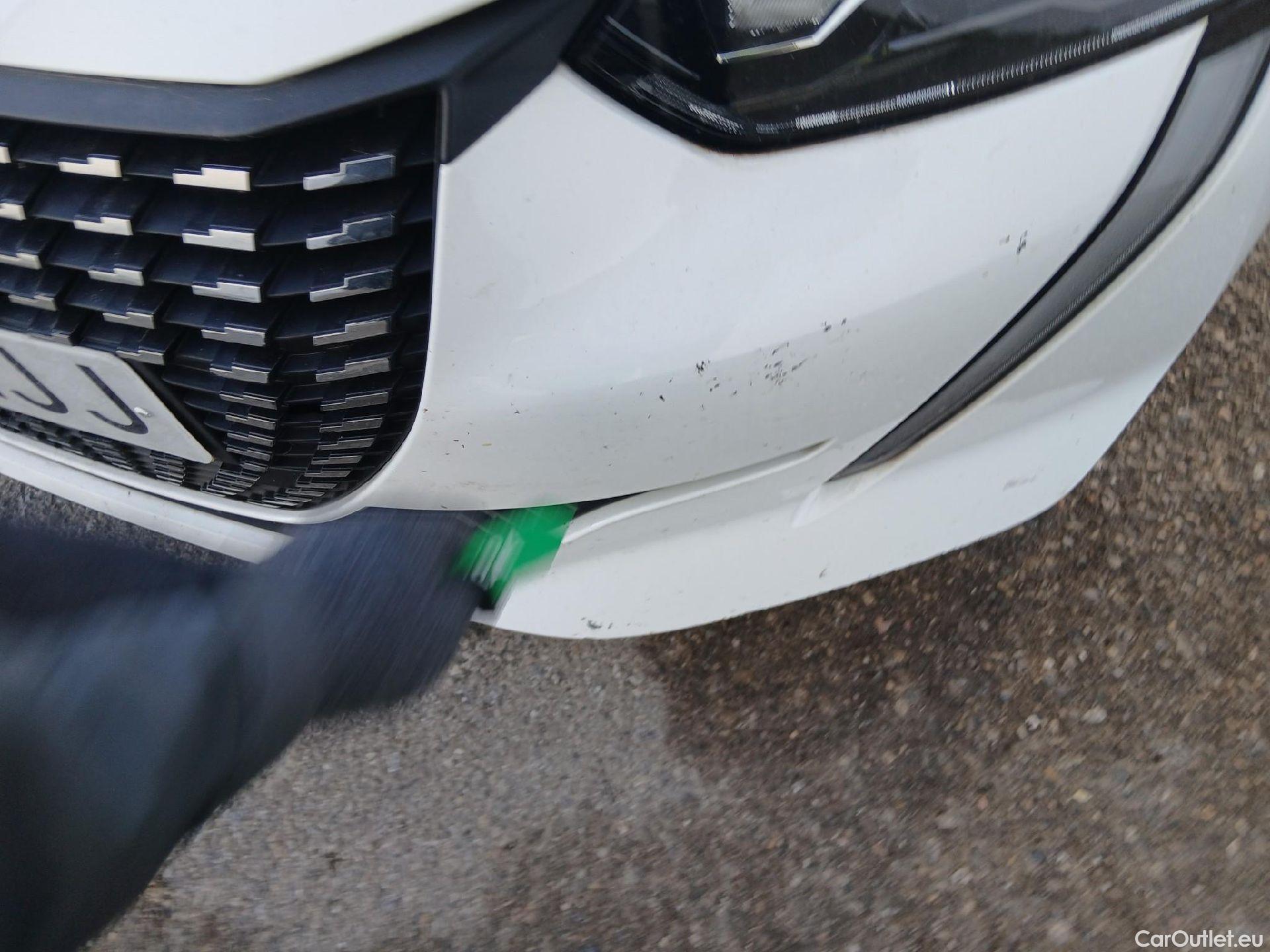  Peugeot  208 PEUGEOT  / 2019 / 5P / berlina con portón PureTech 73kW (100CV) Allure (AC) #1